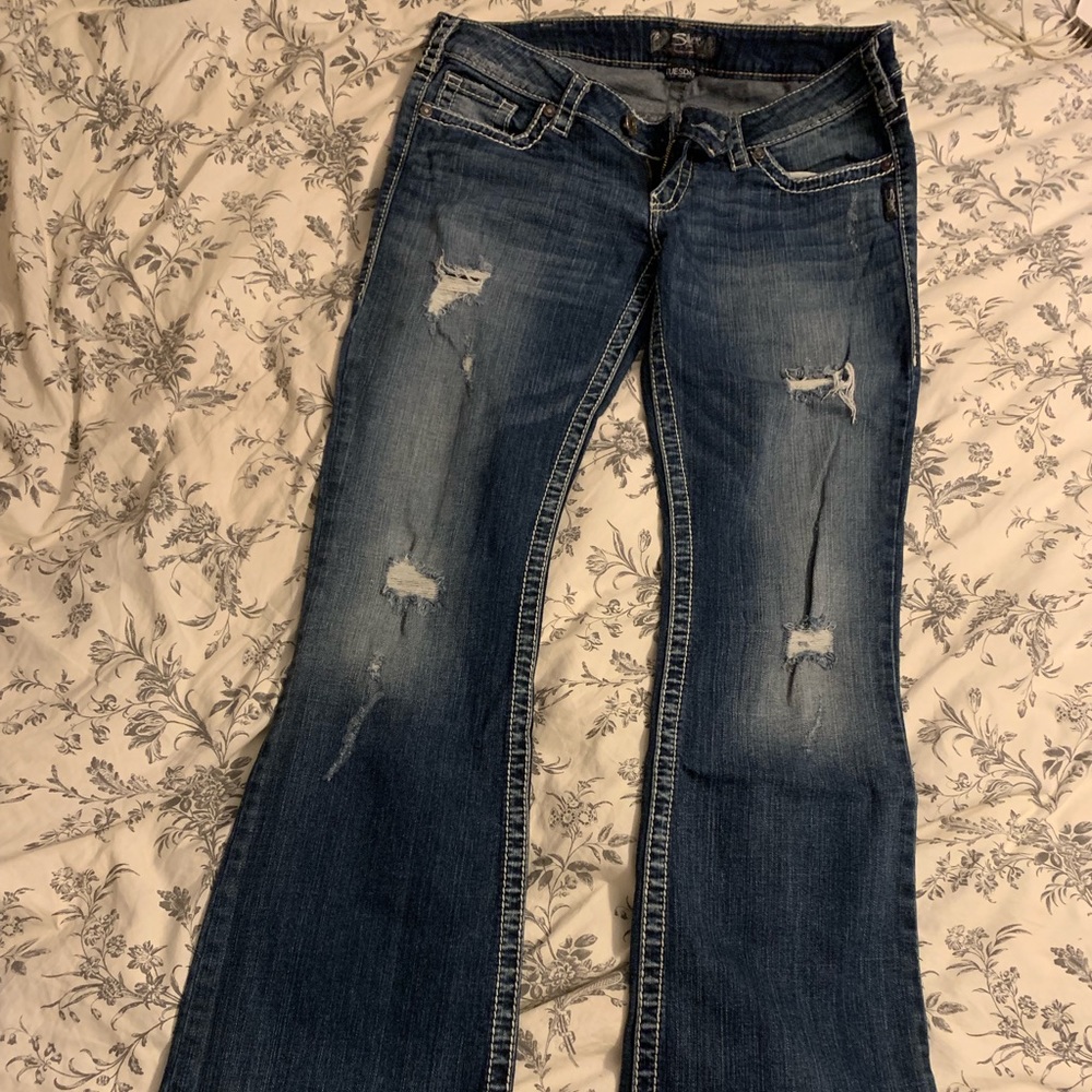 NWOT TUESDAY DISTRESSED SILVER JEANS SIZE 32 X 35